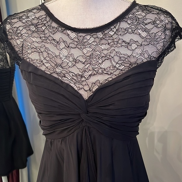 BCBGMAXAZRIA Black Silk and Lace Top Size 4 - Picture 2 of 11